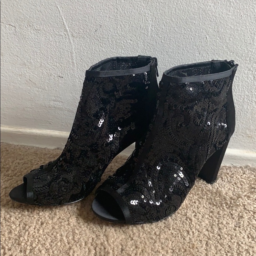 Black sequins peep toe heels